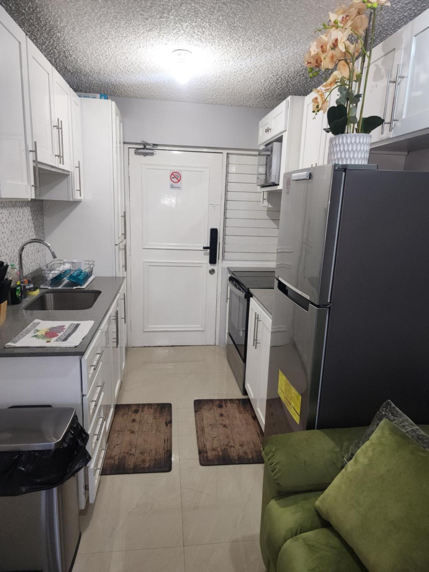Comfy And Cozy Apartment Kingston Luaran gambar