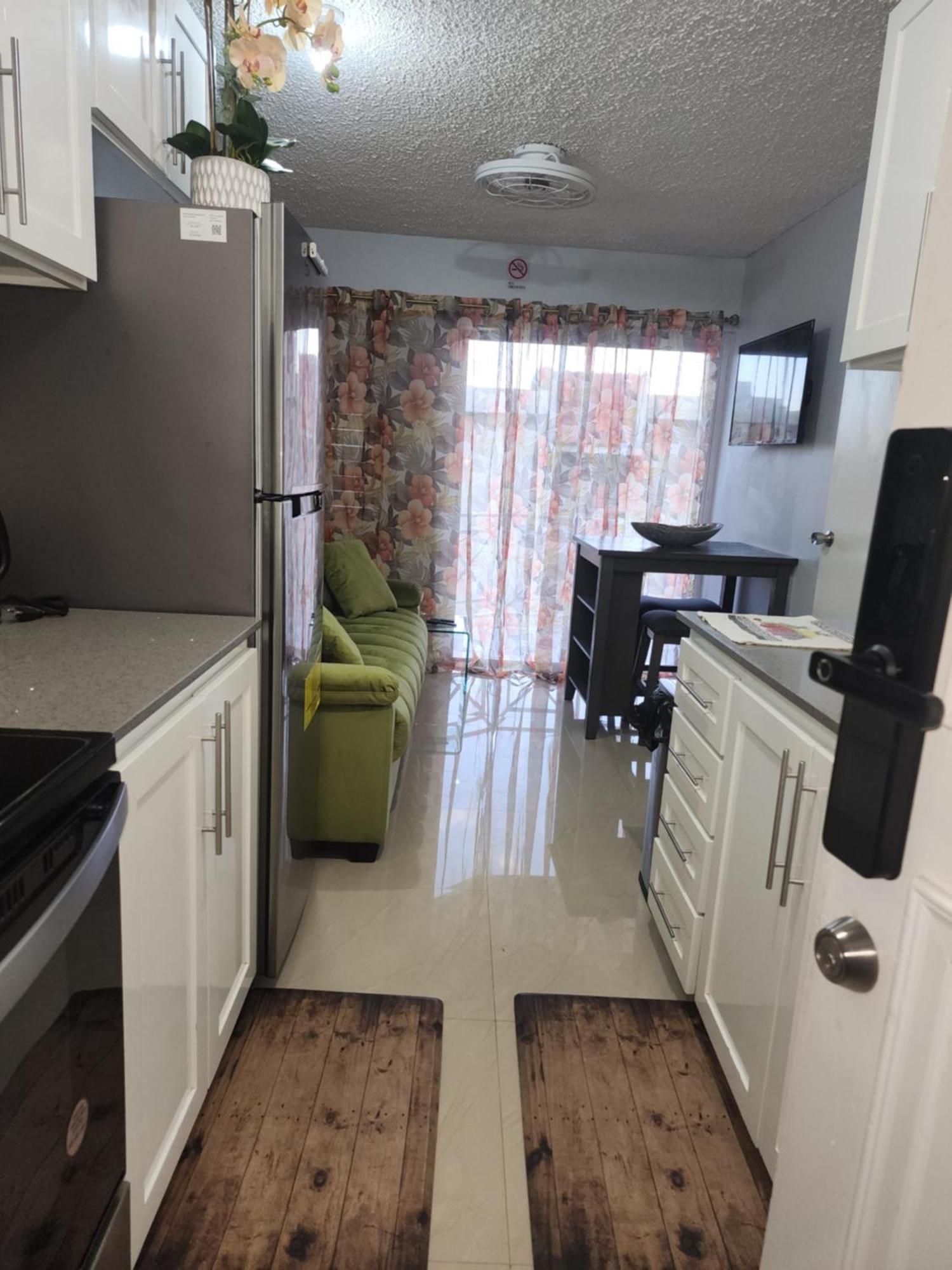 Comfy And Cozy Apartment Kingston Luaran gambar