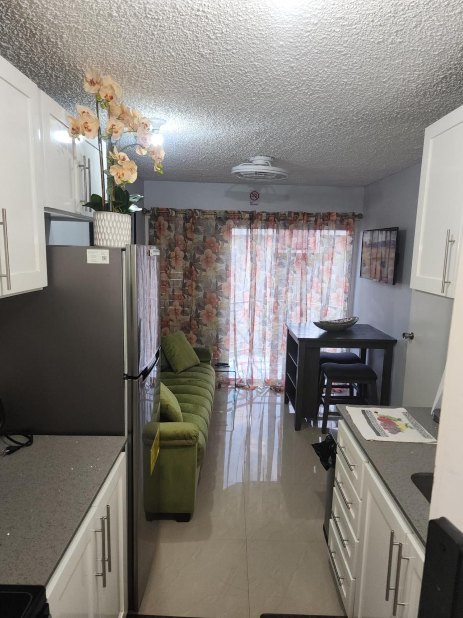 Comfy And Cozy Apartment Kingston Luaran gambar